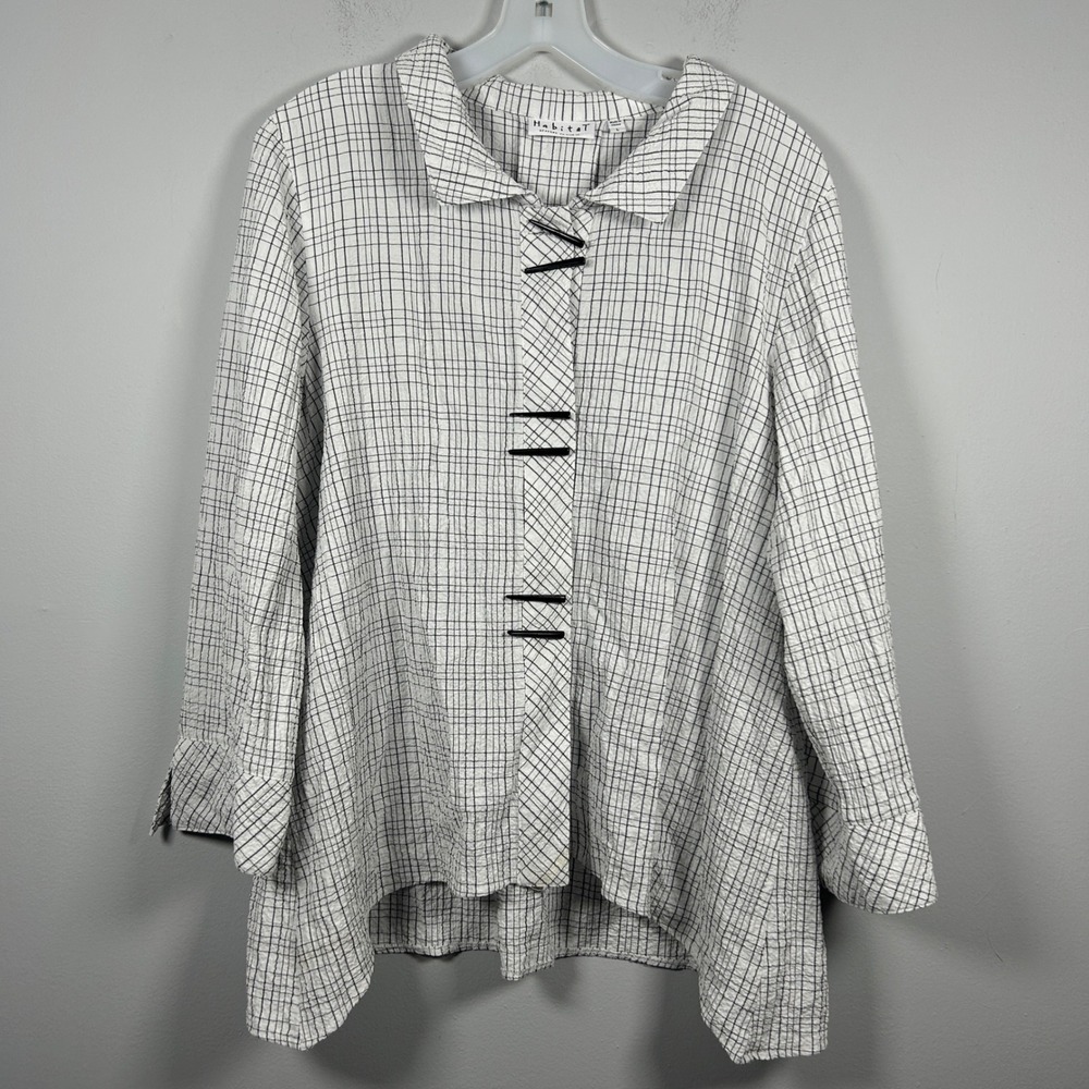 Habitat Women's Large White Black Grid Toggle Button Crinkle Artsy Teacher
